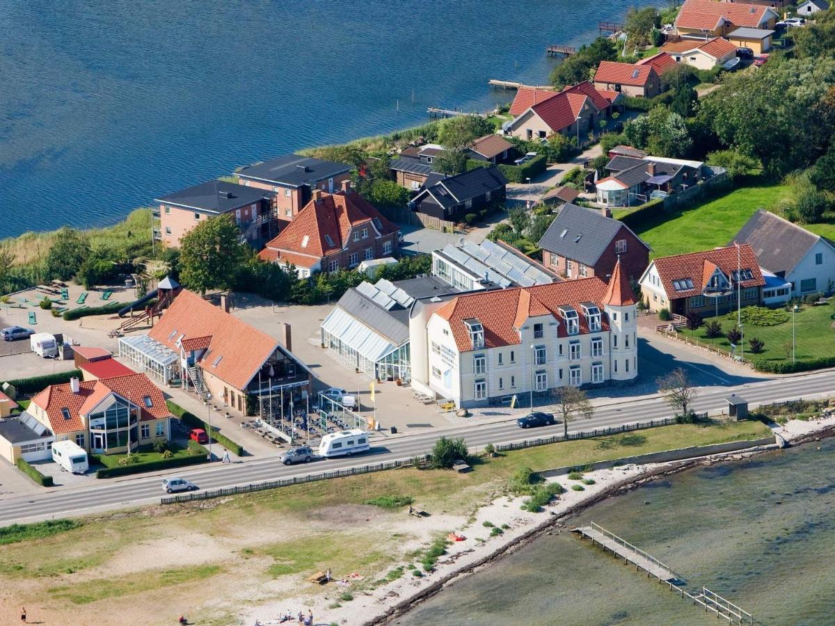 6 Person Holiday Home On A Holiday Park In Hejls Exteriör bild