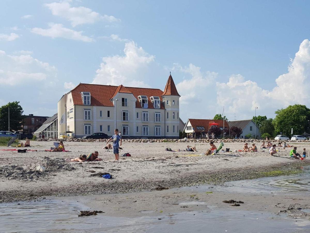 6 Person Holiday Home On A Holiday Park In Hejls Exteriör bild