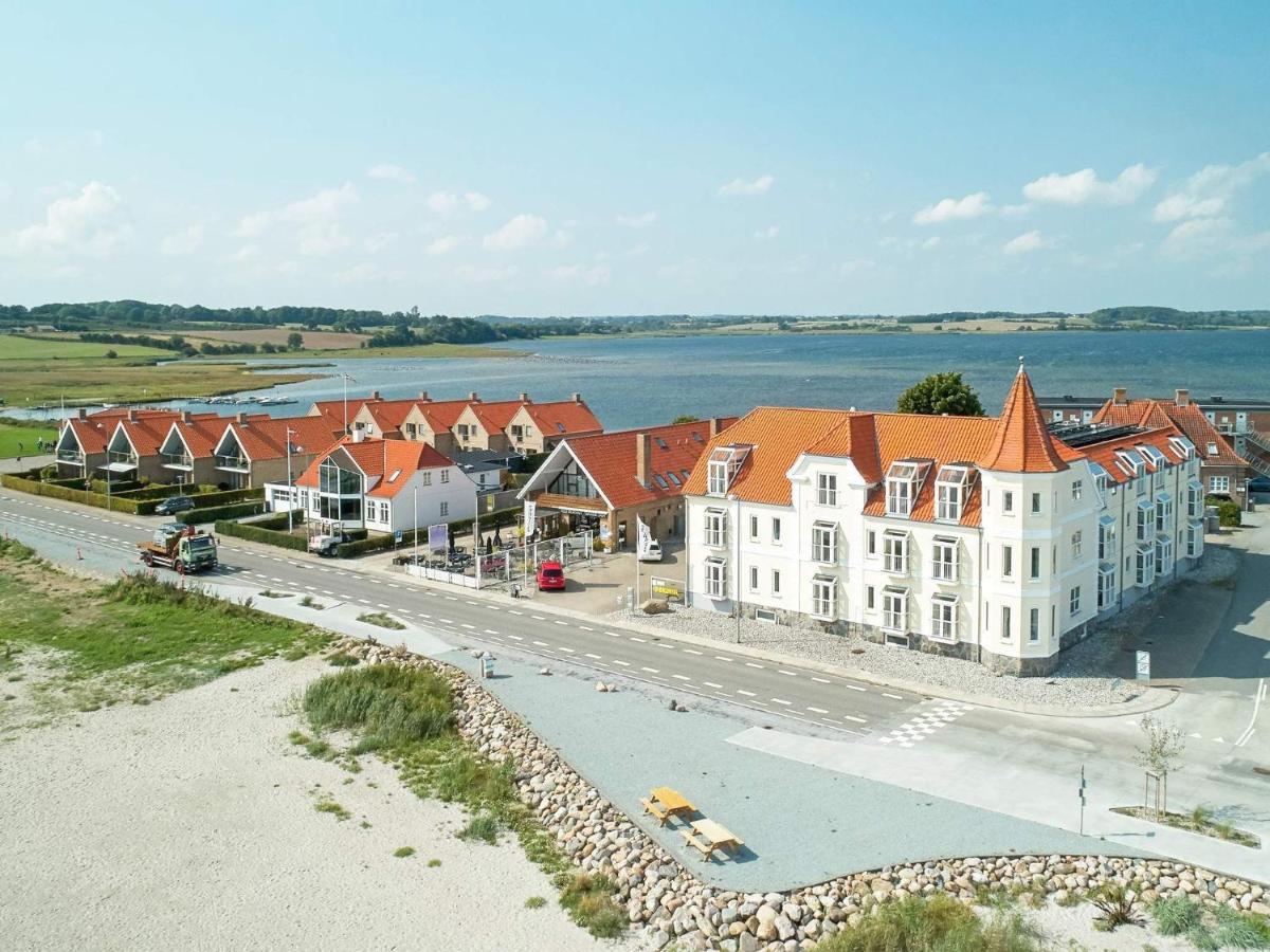 6 Person Holiday Home On A Holiday Park In Hejls Exteriör bild