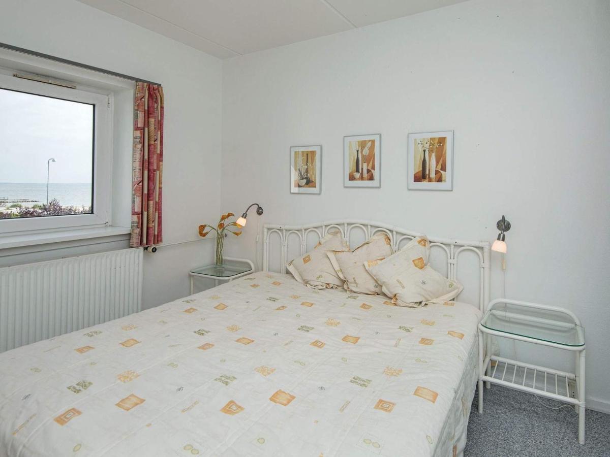 6 Person Holiday Home On A Holiday Park In Hejls Exteriör bild