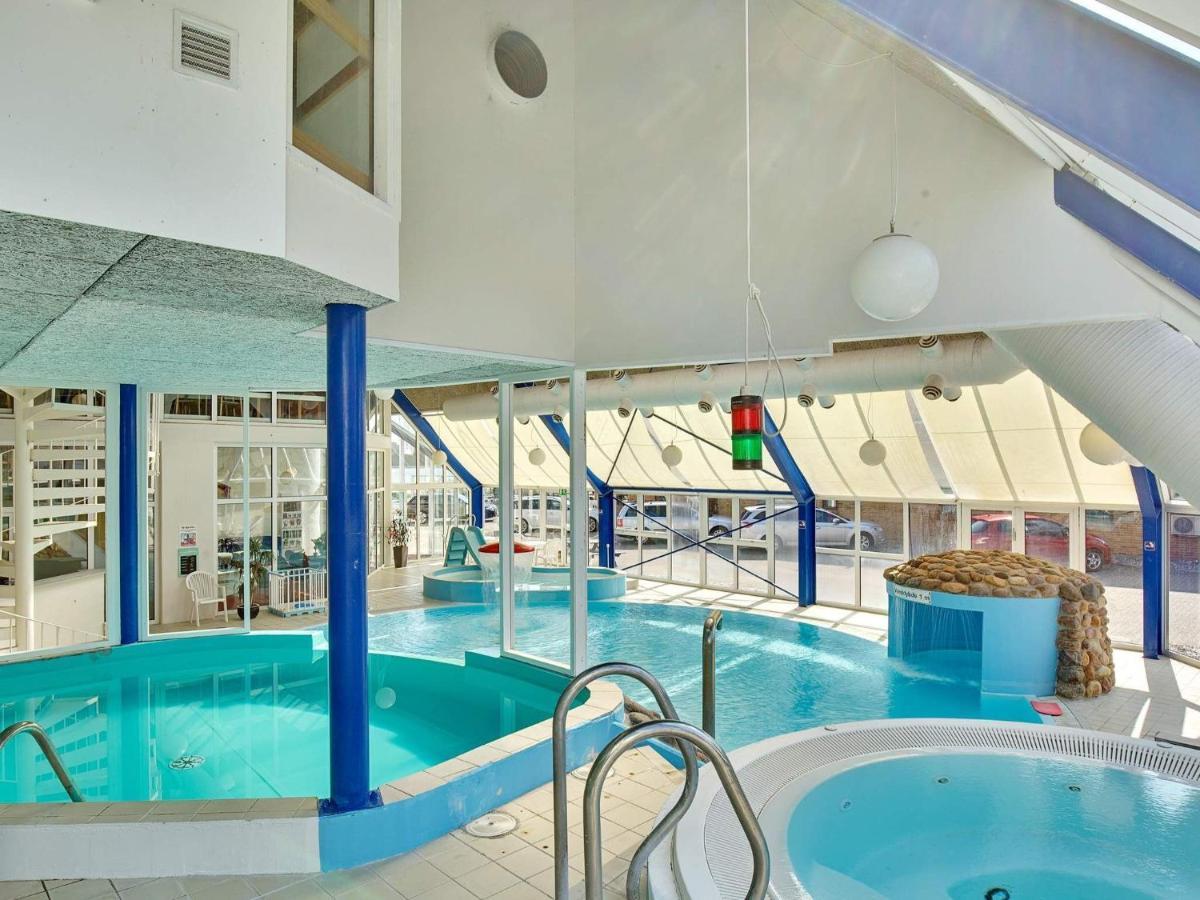 6 Person Holiday Home On A Holiday Park In Hejls Exteriör bild